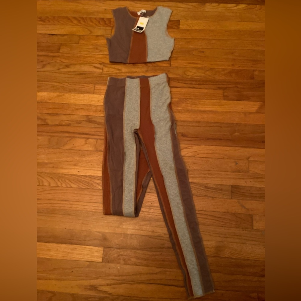 Cute multicolored crop set! New.